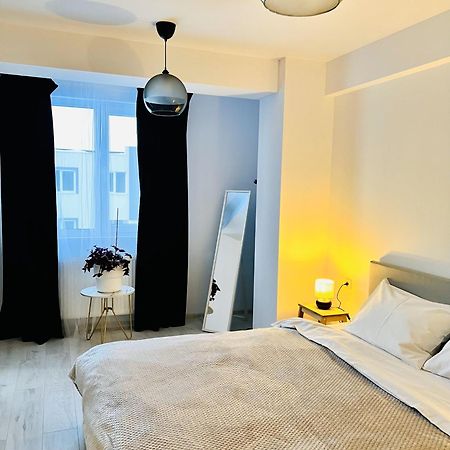 Ferienwohnung Airport Gardens Loft Otopeni Exterior foto