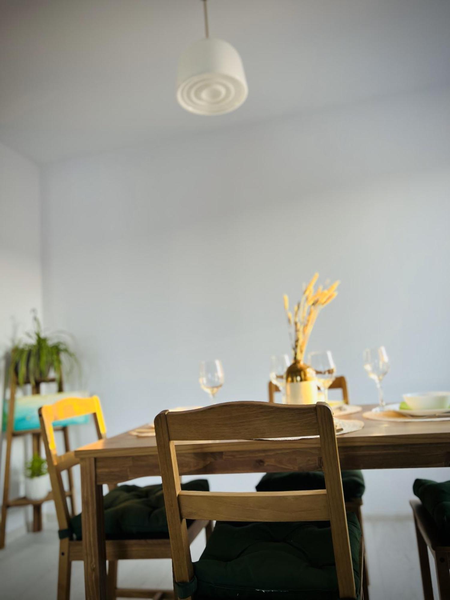 Ferienwohnung Airport Gardens Loft Otopeni Exterior foto