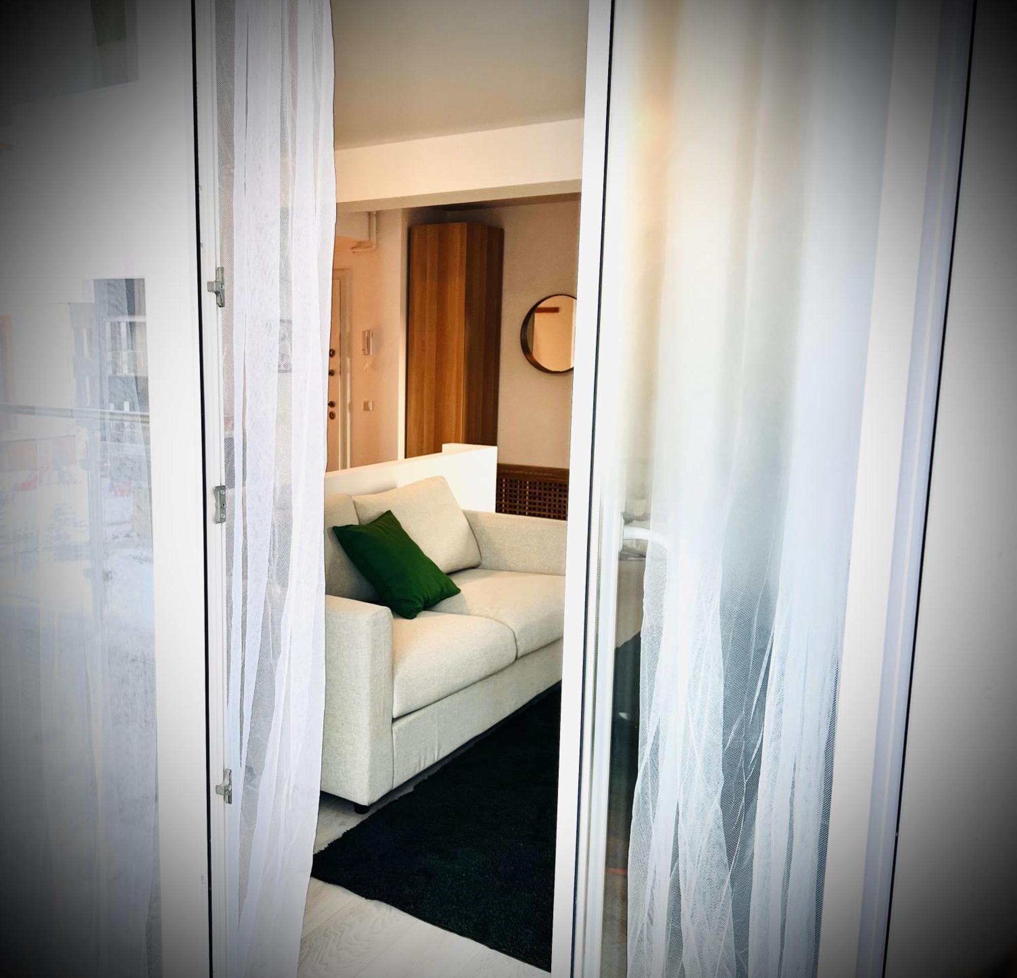 Ferienwohnung Airport Gardens Loft Otopeni Exterior foto
